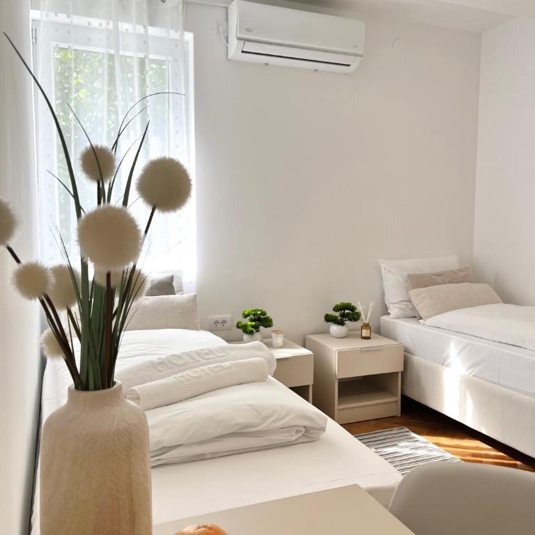 Talia - Deluxe Twin Room - 10