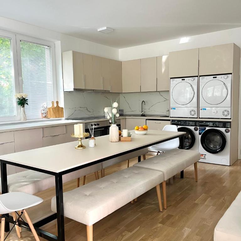 Talia - Standard Triple Room - 15