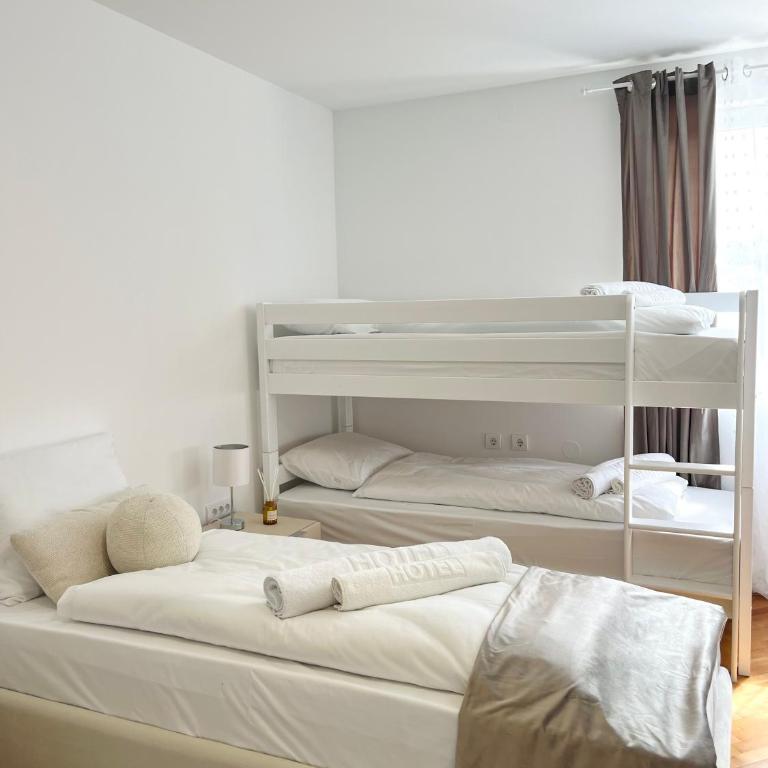 Talia - Deluxe Quadruple Room - 26