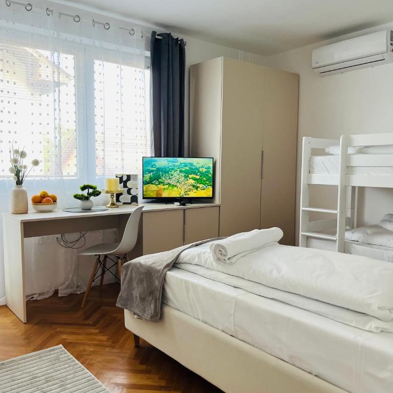 Talia - Standard Triple Room - 29
