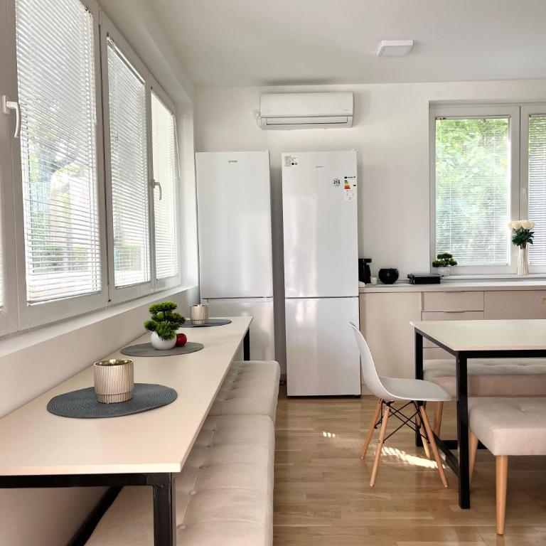 Talia - Standard Triple Room - 32