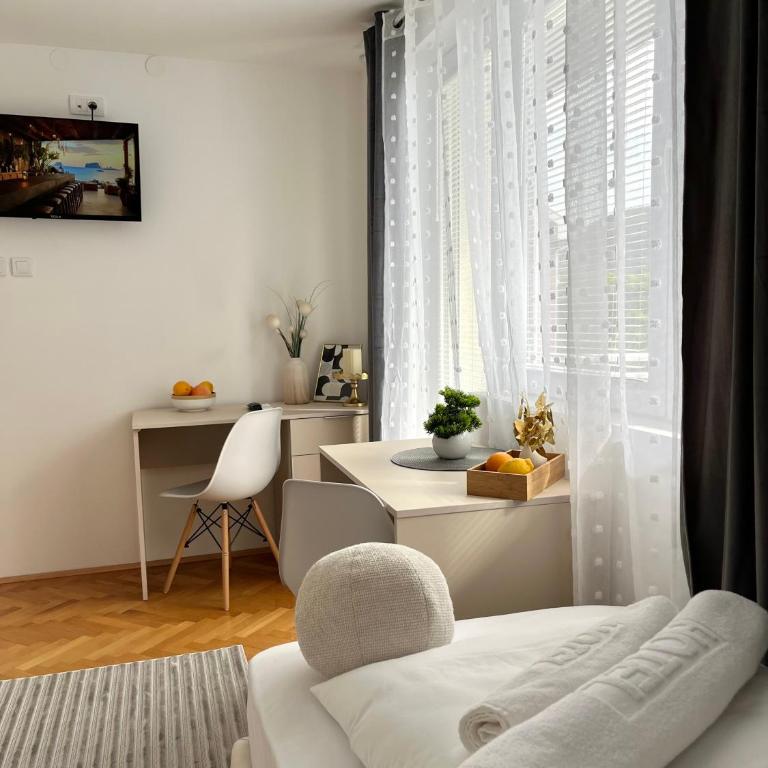 Talia - Deluxe Twin Room - 35