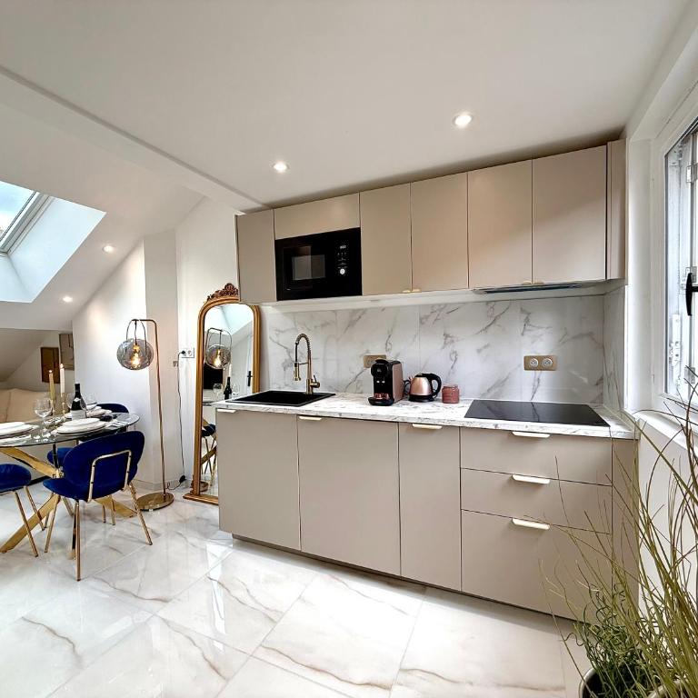 Le Loft Contemporain - Climatisé & Smart TV au coeur de Dijon - Deluxe Room (2 Adults + 1 Child) - 1