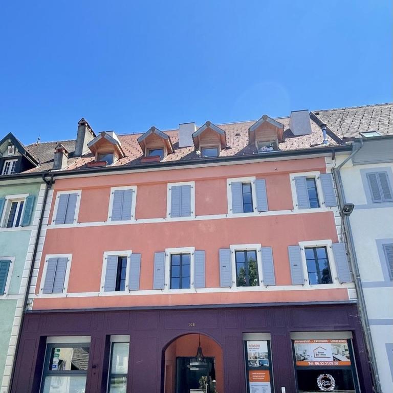 T2 Cozy au Centre - 3 Couchages - Annecy à 30mn - Chamonix, Megève à 45mn - Événements Salon RochExpo - Festivals - Train Express Annecy Evian-les-Bains- Genève - Appartement 1 Chambre - Non-Fumeurs - 10