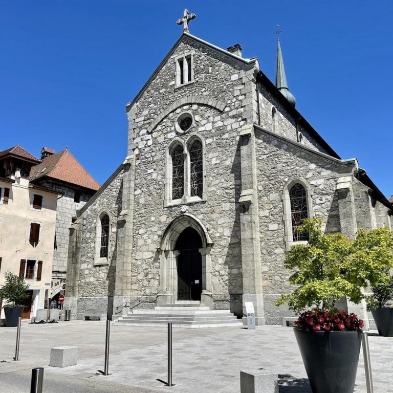 T2 Cozy au Centre - 3 Couchages - Annecy à 30mn - Chamonix, Megève à 45mn - Événements Salon RochExpo - Festivals - Train Express Annecy Evian-les-Bains- Genève - Appartement 1 Chambre - Non-Fumeurs - 18