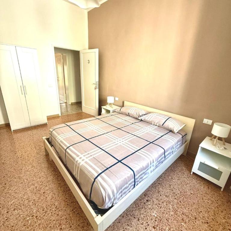 MAGA rooms - Double Room with Shared Bathroom - 3