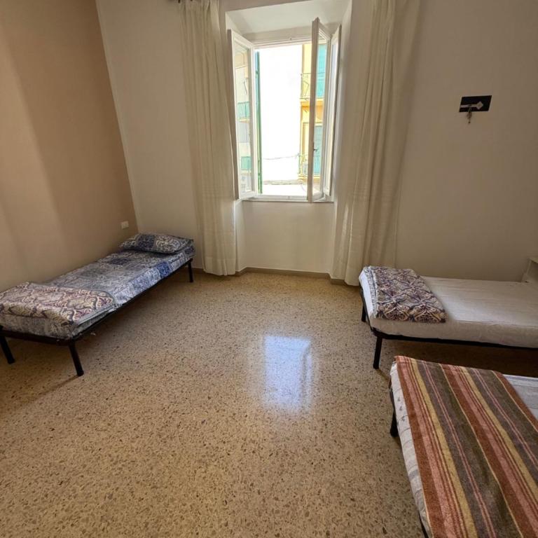 MAGA rooms - Quadruple Room with Shared Bathroom - 5