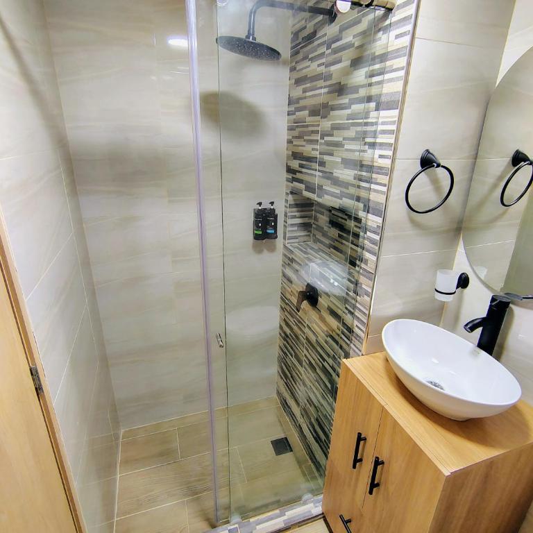 Apartamento Moderno con Vista a las Montañas Ideal para Teletrabajo o Descansar - One-Bedroom Apartment - 10