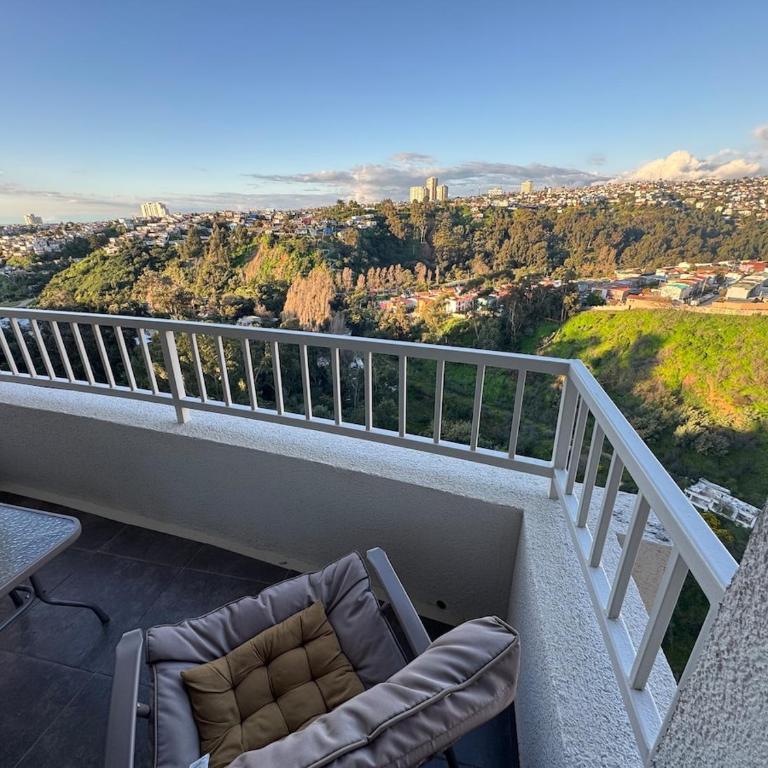 Lindo y espacioso departamento con hermosa vista - Three-Bedroom Apartment - 6