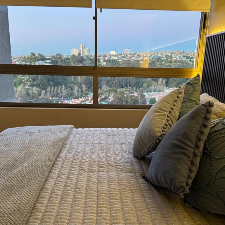 Lindo y espacioso departamento con hermosa vista - Three-Bedroom Apartment - 7