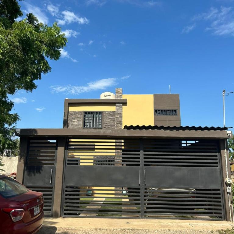 Casa completa - Three-Bedroom House - 5