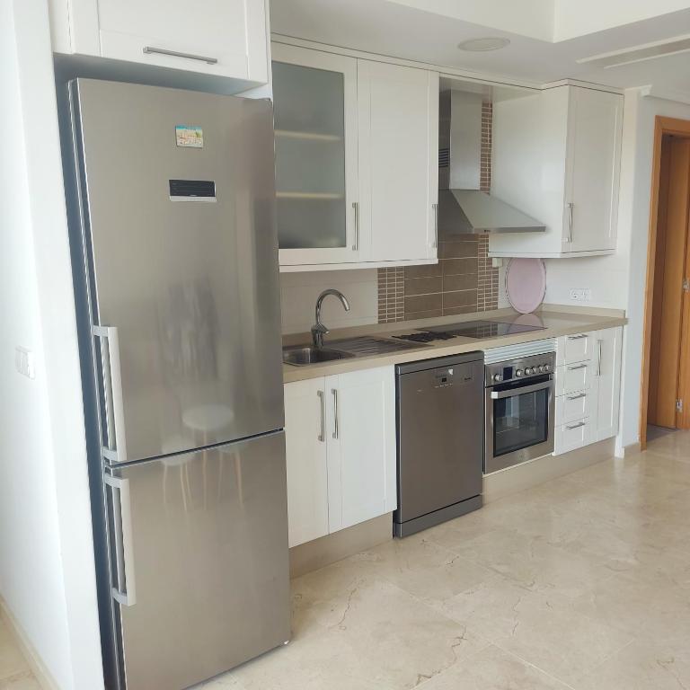 ÁTICO dúplex con vistas al MAR, CASTILLO y MONTAÑA, estancia mínima de 10 noches - Apartamento de 1 dormitorio - 2