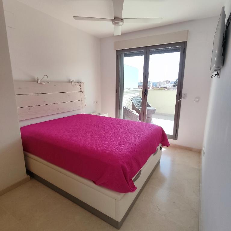 ÁTICO dúplex con vistas al MAR, CASTILLO y MONTAÑA, estancia mínima de 10 noches - Apartamento de 1 dormitorio - 6