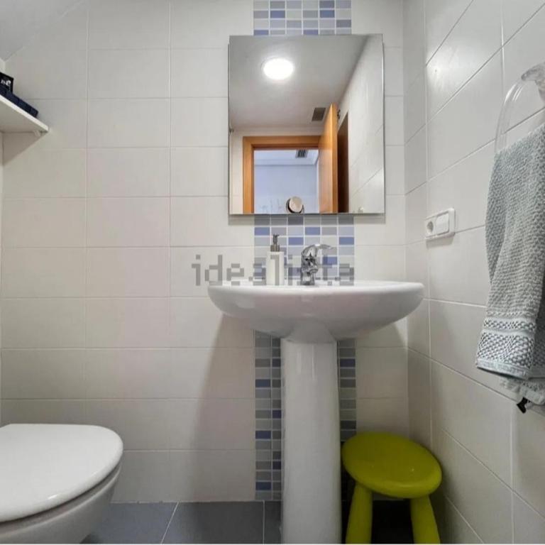 ÁTICO dúplex con vistas al MAR, CASTILLO y MONTAÑA, estancia mínima de 10 noches - Apartamento de 1 dormitorio - 10