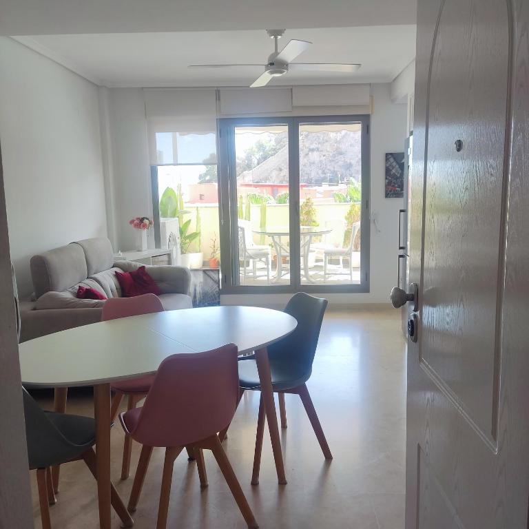 ÁTICO dúplex con vistas al MAR, CASTILLO y MONTAÑA, estancia mínima de 10 noches - Apartamento de 1 dormitorio - 13