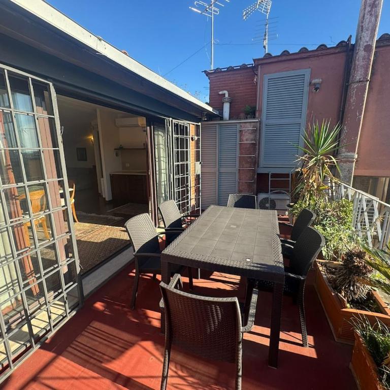 2-Level Flat with Terrace in the Heart of Rome - Appartamento con 2 Camere da Letto e Terrazza - 5