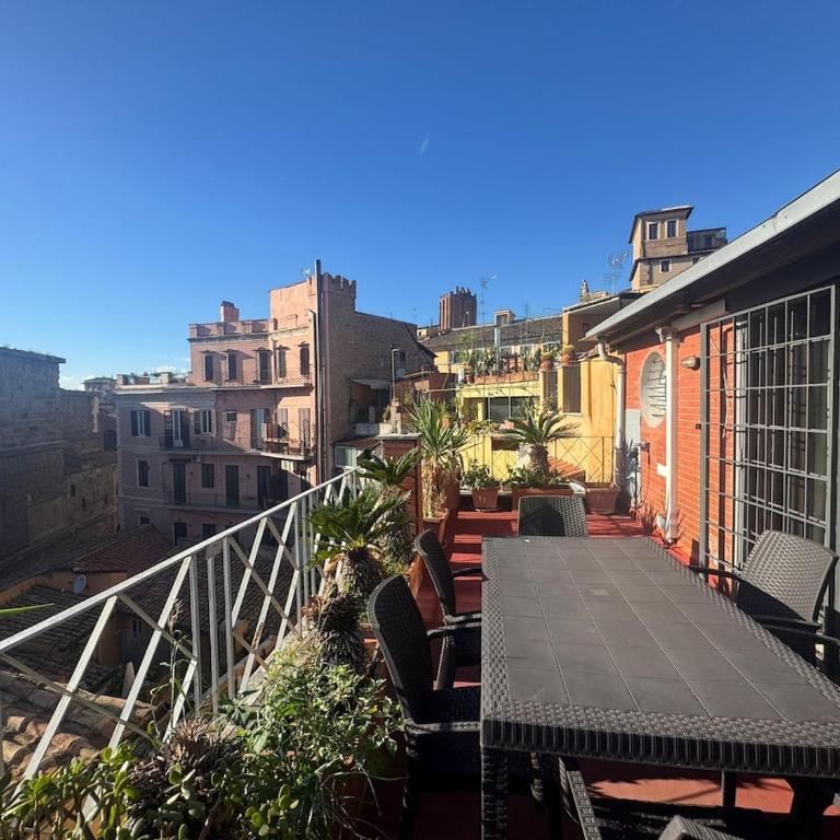 2-Level Flat with Terrace in the Heart of Rome - Appartamento con 2 Camere da Letto e Terrazza - 8