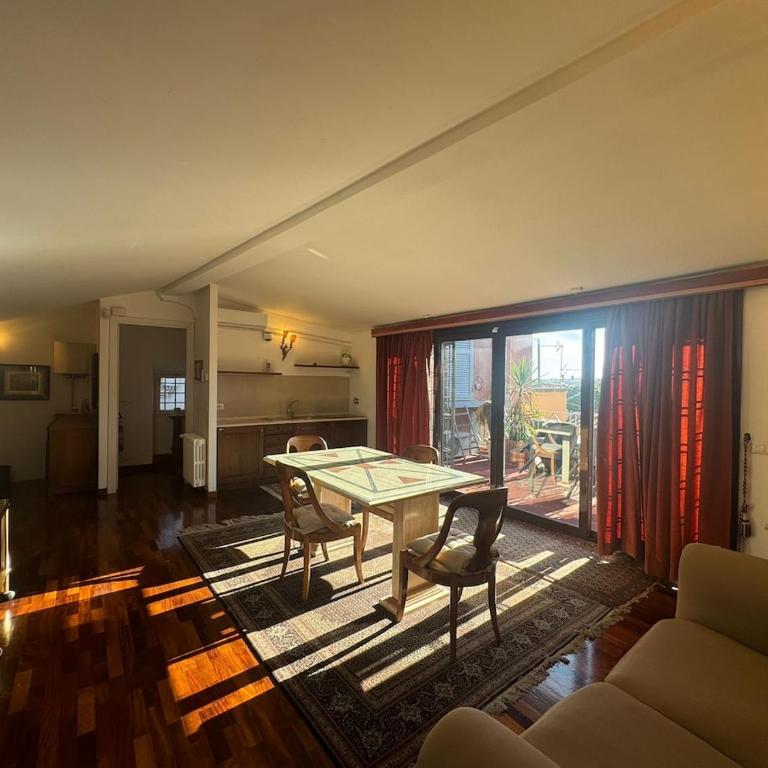 2-Level Flat with Terrace in the Heart of Rome - Appartamento con 2 Camere da Letto e Terrazza - 29