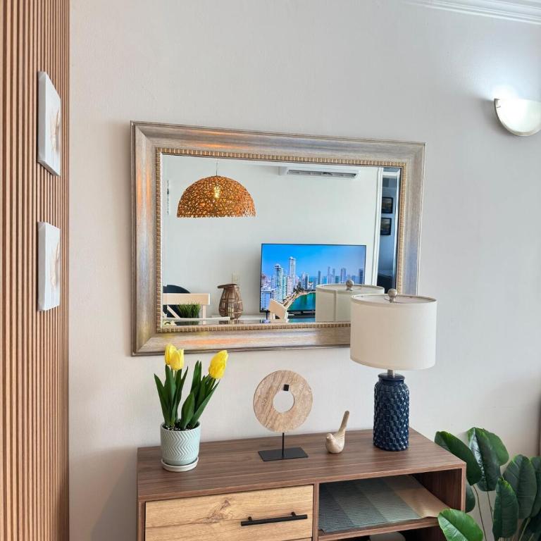 605 - Hermoso apartamento en Bocagrande con full aire acondicionado a pasos de la playa - Two-Bedroom Apartment - 14