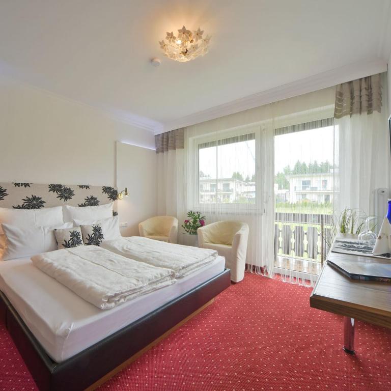 Biohof Naturzeit Faaker See - Doppelzimmer mit Balkon - 2
