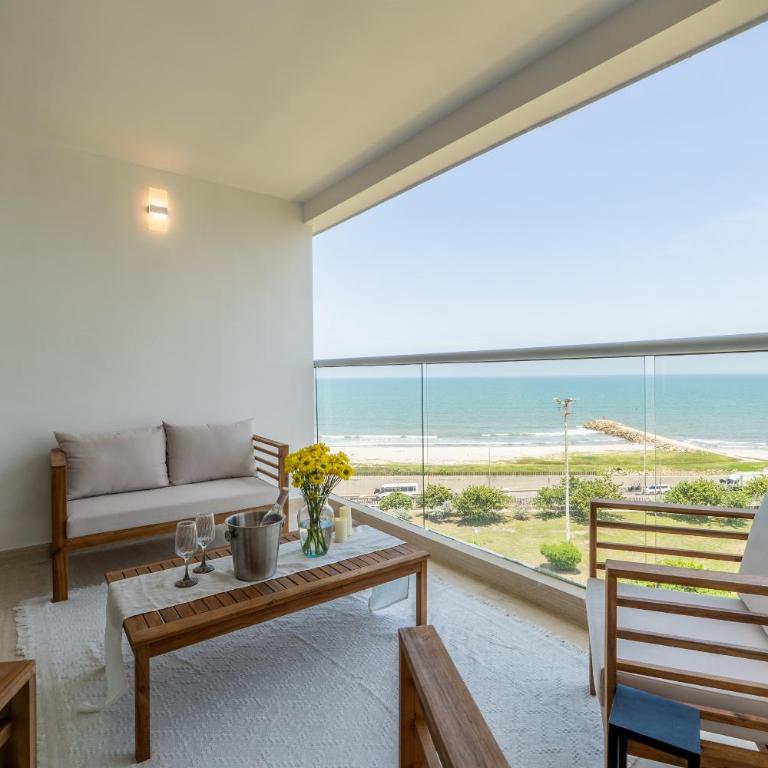 Charming Seafront Loft - Studio Apartment - 14