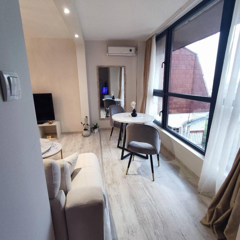 Sky view - One-Bedroom Apartment - 5