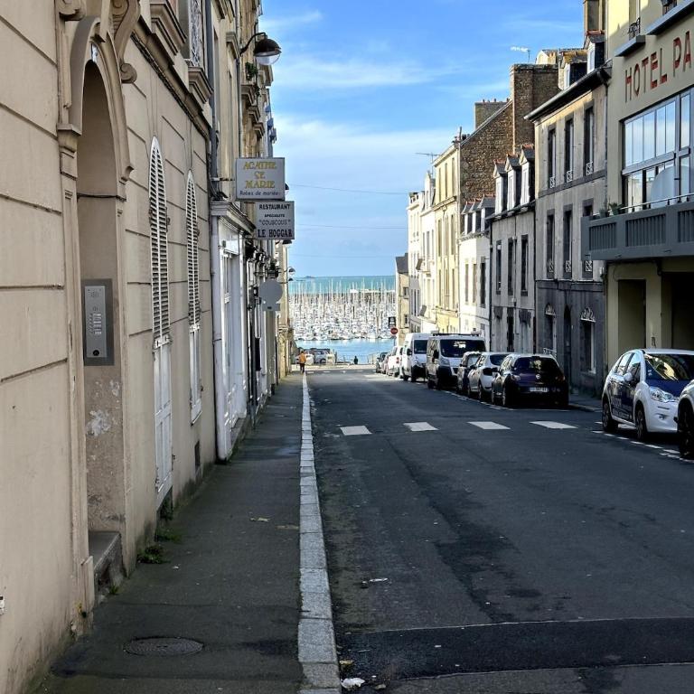 Studio contemporain - 50 mètres plage - proche centre - Studio - 13