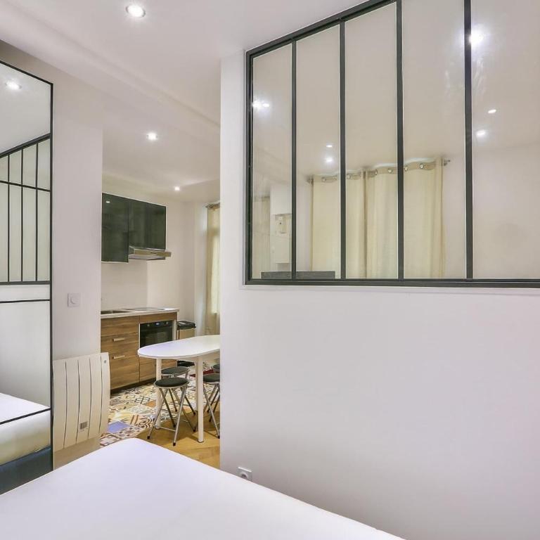 Bonne Nouvelle Paris 2e Charmant appartement 4P - Apartment - 4