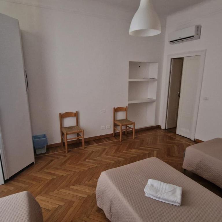 Lilly Home - Basic Triple Room with Shared Bathroom - 4
