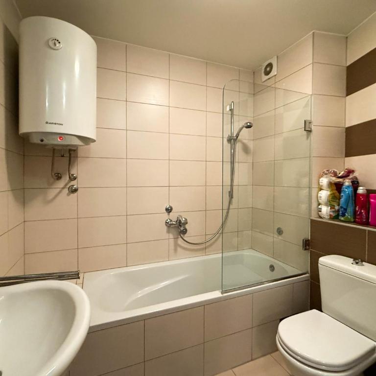 Downtown family apartment - One-Bedroom Apartment - 10