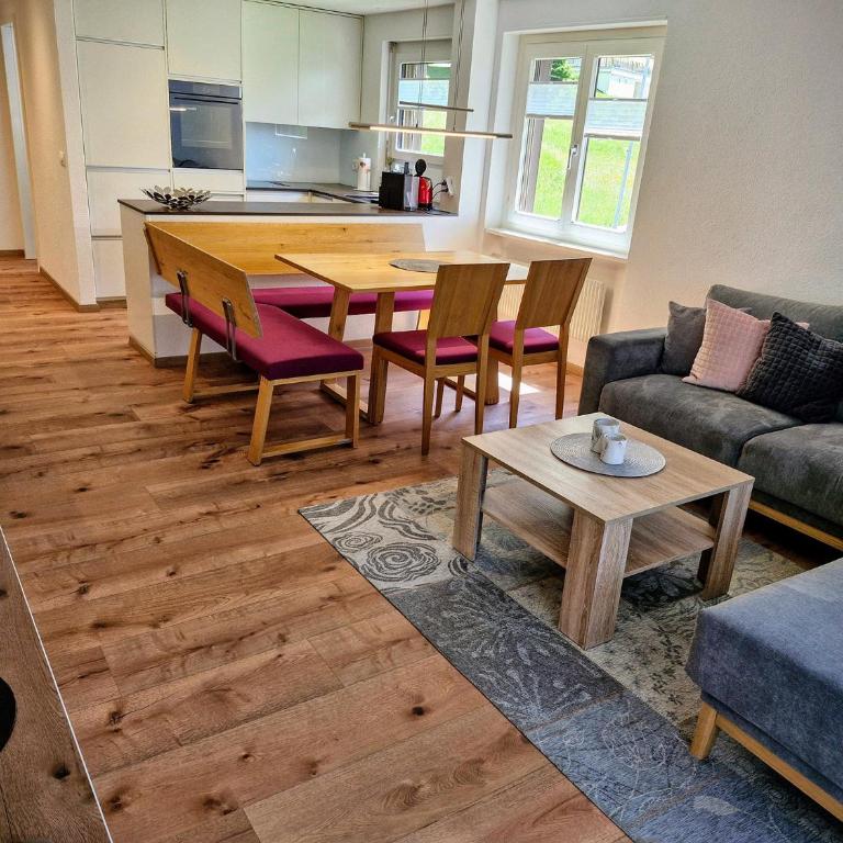 Wohnungen Matterhorn & Aletschhorn im Valere B Leukerbad - Apartment mit 2 Schlafzimmern mit Balkon und Terrasse - 2