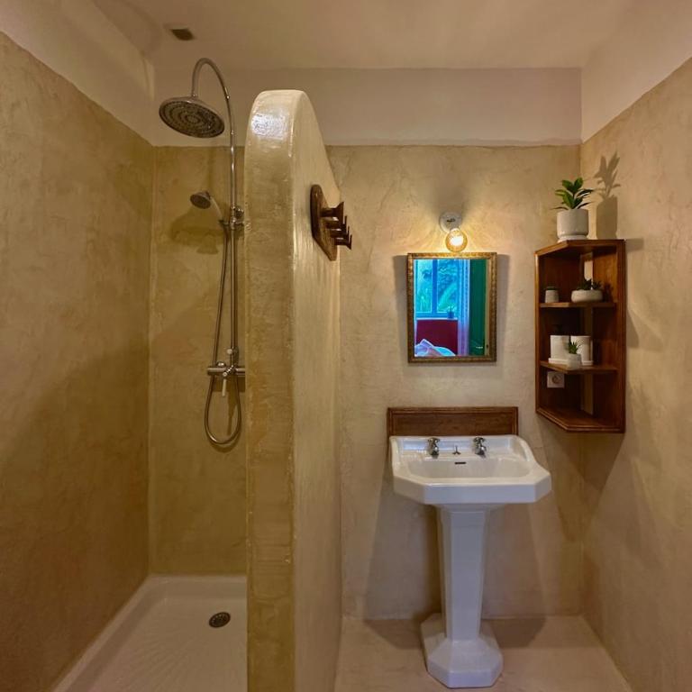 La Casa De Frida charme & poésie - One-Bedroom Apartment - 17