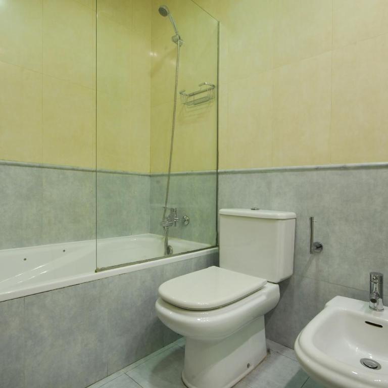 Magnífico apartamento en el centro - Three-Bedroom Apartment - 28