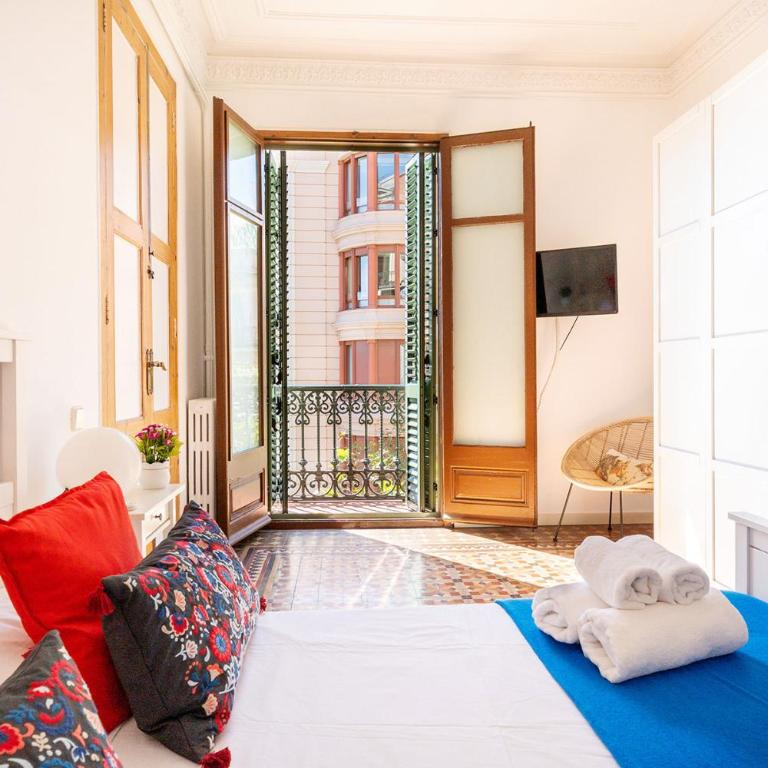 Apartamento de Lujo 7 Hab con balcón en Gran Vía -Grupos hasta 14 - 8min a pie Passeig Gràcia - Apartment - 23
