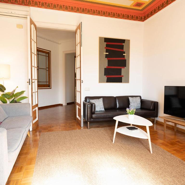 Apartamento de Lujo 7 Hab con balcón en Gran Vía -Grupos hasta 14 - 8min a pie Passeig Gràcia - Apartment - 5