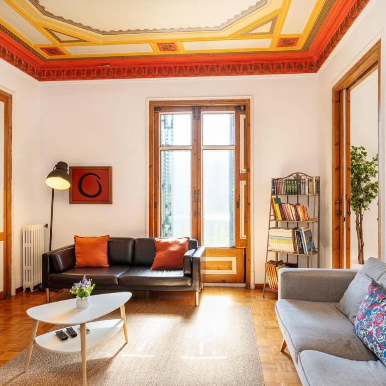 Apartamento de Lujo 7 Hab con balcón en Gran Vía -Grupos hasta 14 - 8min a pie Passeig Gràcia - Apartment - 1