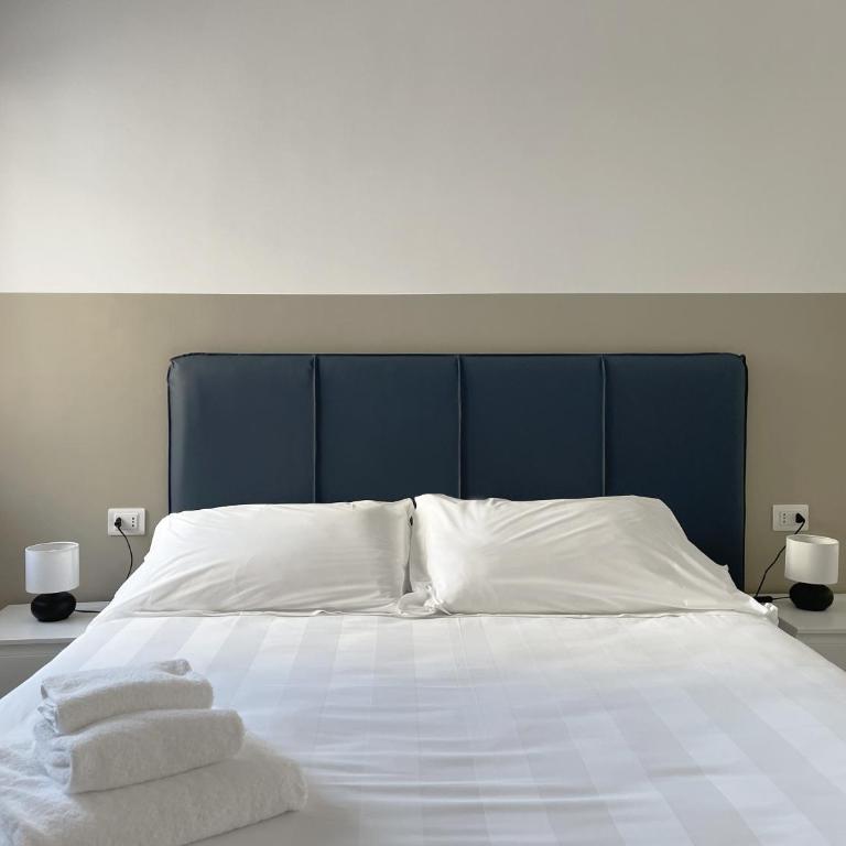 Guest House Biscardi - Double Room with Private Bathroom - 1