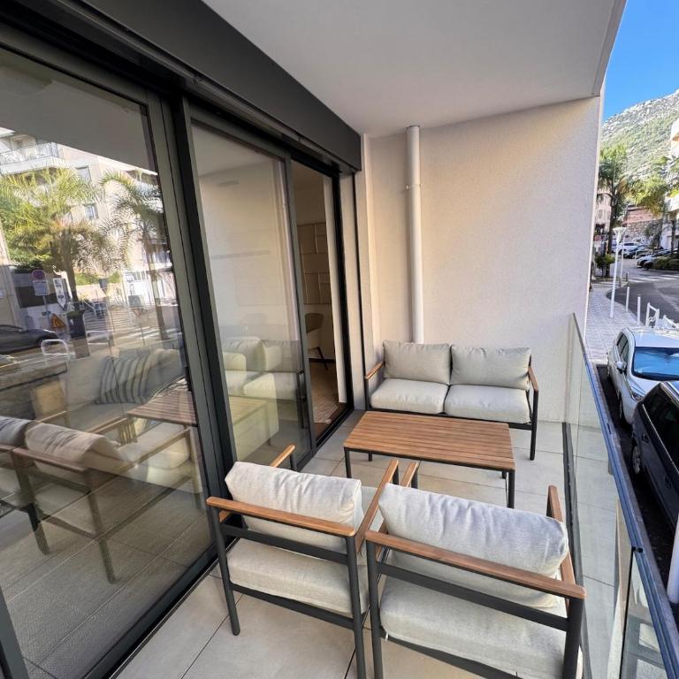 Stylish 2BR Monaco Border Flat, Terrace & Parking - Appartement 2 Chambres - 5