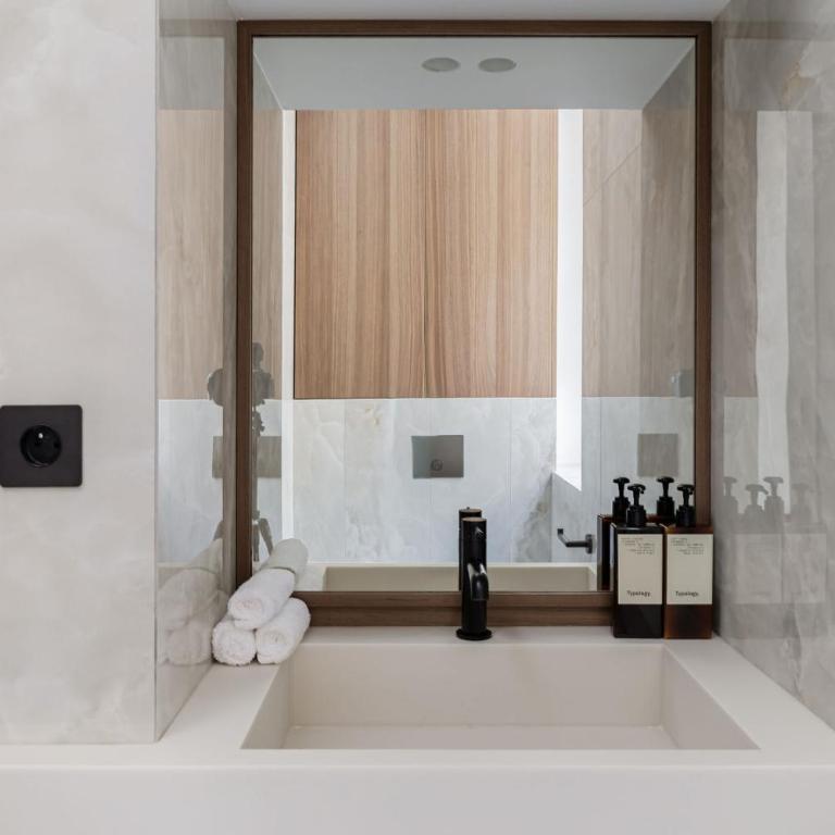 Oniri - Serviced Apartment in Le Marais - Rue du Roi de Sicile - Three-Bedroom Apartment - 34