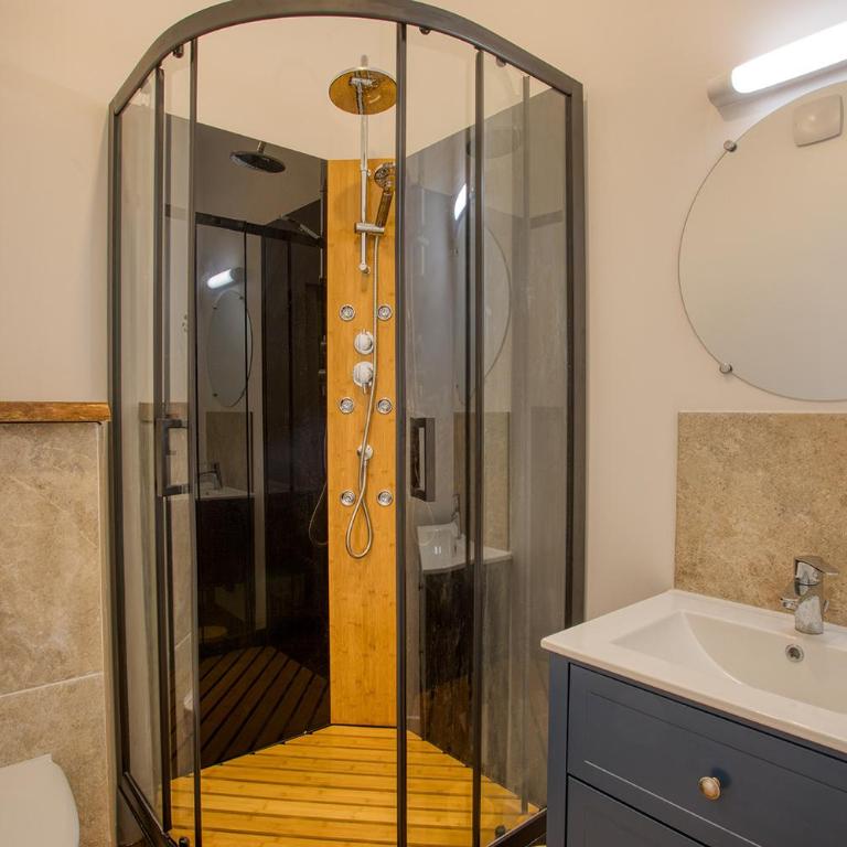 Studio, centre historique, "Ecuyer" - One-Bedroom Apartment - 4