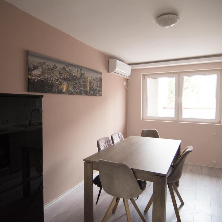 The Sunny Peach - One-Bedroom Apartment - 9