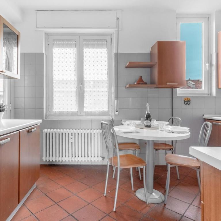 RI2 -Loreto-Duomo- Central - Large - - Two-Bedroom Apartment - 8
