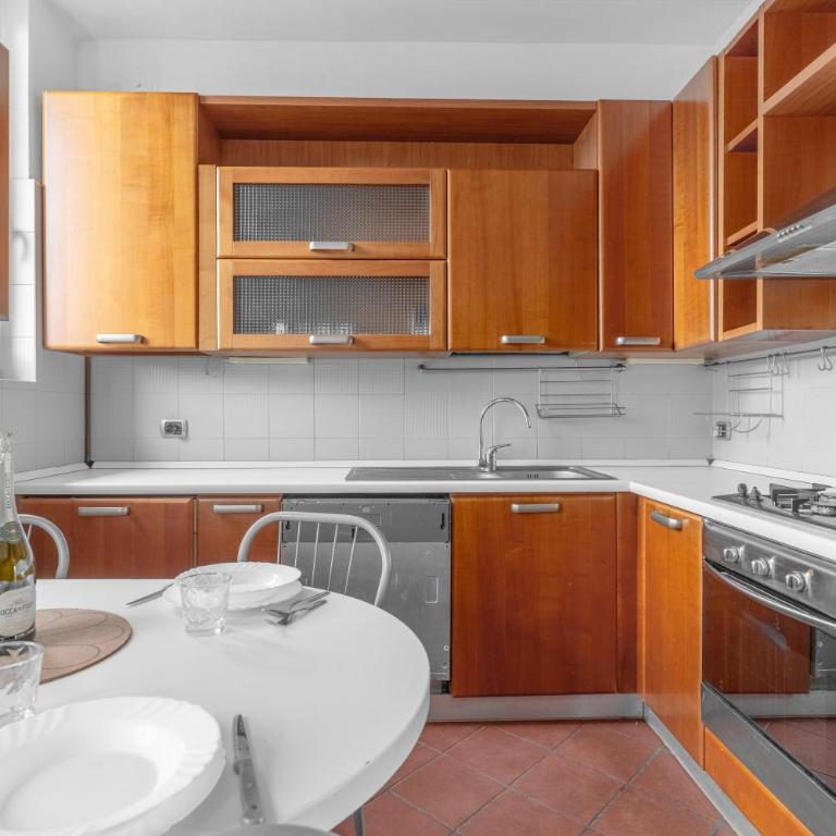 RI2 -Loreto-Duomo- Central - Large - - Two-Bedroom Apartment - 7