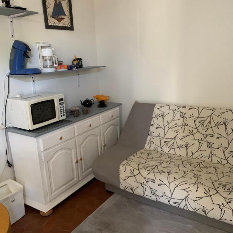 Appartement F2 agréable avec terrasse - Appartement 1 Chambre - 9