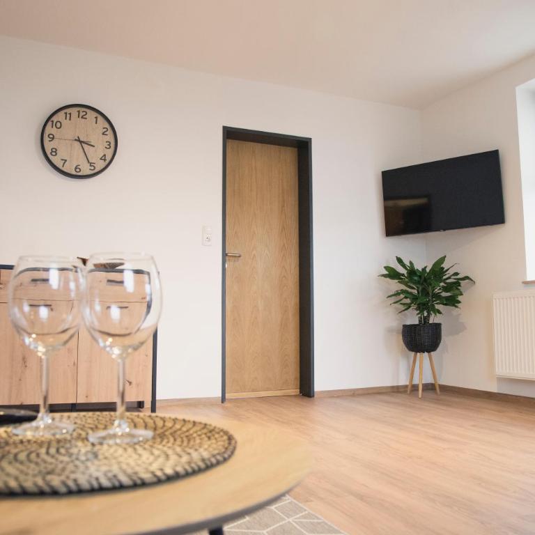 Ferienwohnung im Allgäu-sonnigen Balkon und Alpenpanorama, 5 min zum See - Apartment mit 1 Schlafzimmer - 3