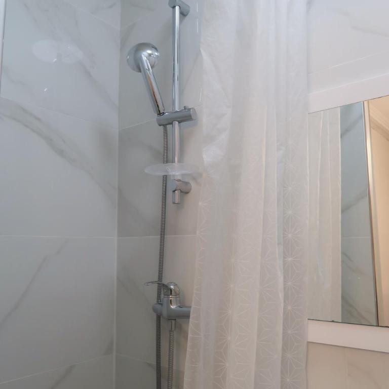 Charming Parisian studio at Rue Coysevox - Appartement 1 Chambre - 9