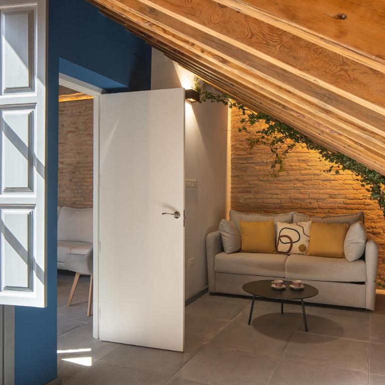 tuAnfitrion Bazan Atico - Two-Bedroom Apartment - 11