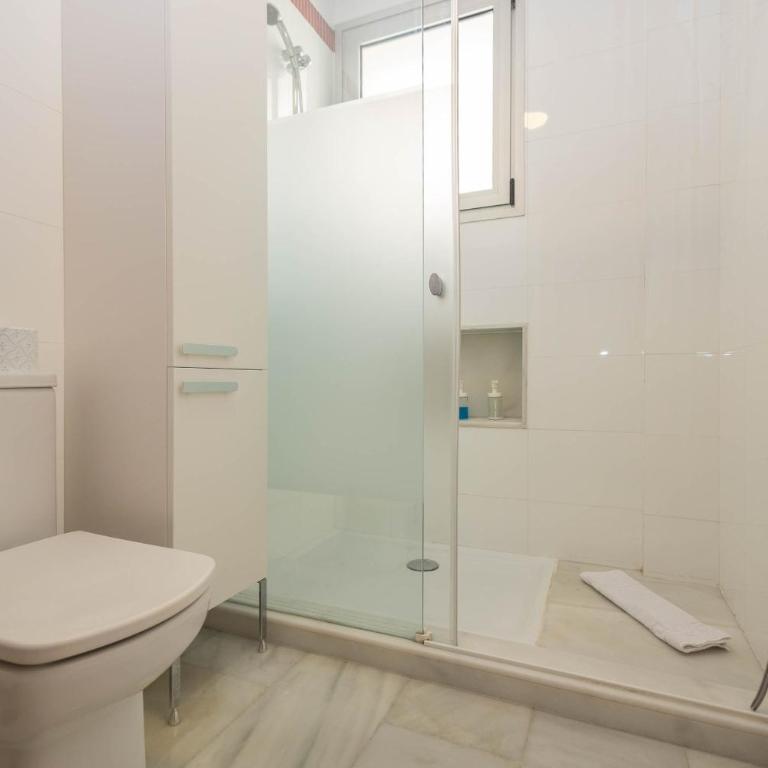 Bright Flat - Beachfront Las Canteras - Apartamento de 2 dormitorios con vistas al océano - 4