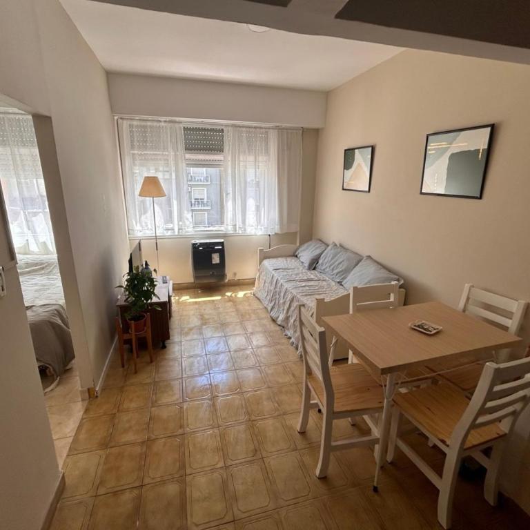 Departamento Ambiente y Medio en Pleno Centro - Apartamento de 1 dormitorio - 1