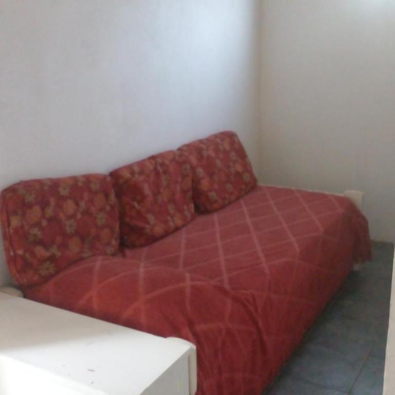 Los Arboles, casa completa a 5 minutos del Aeropuerto Ezeiza - Three-Bedroom House - 3